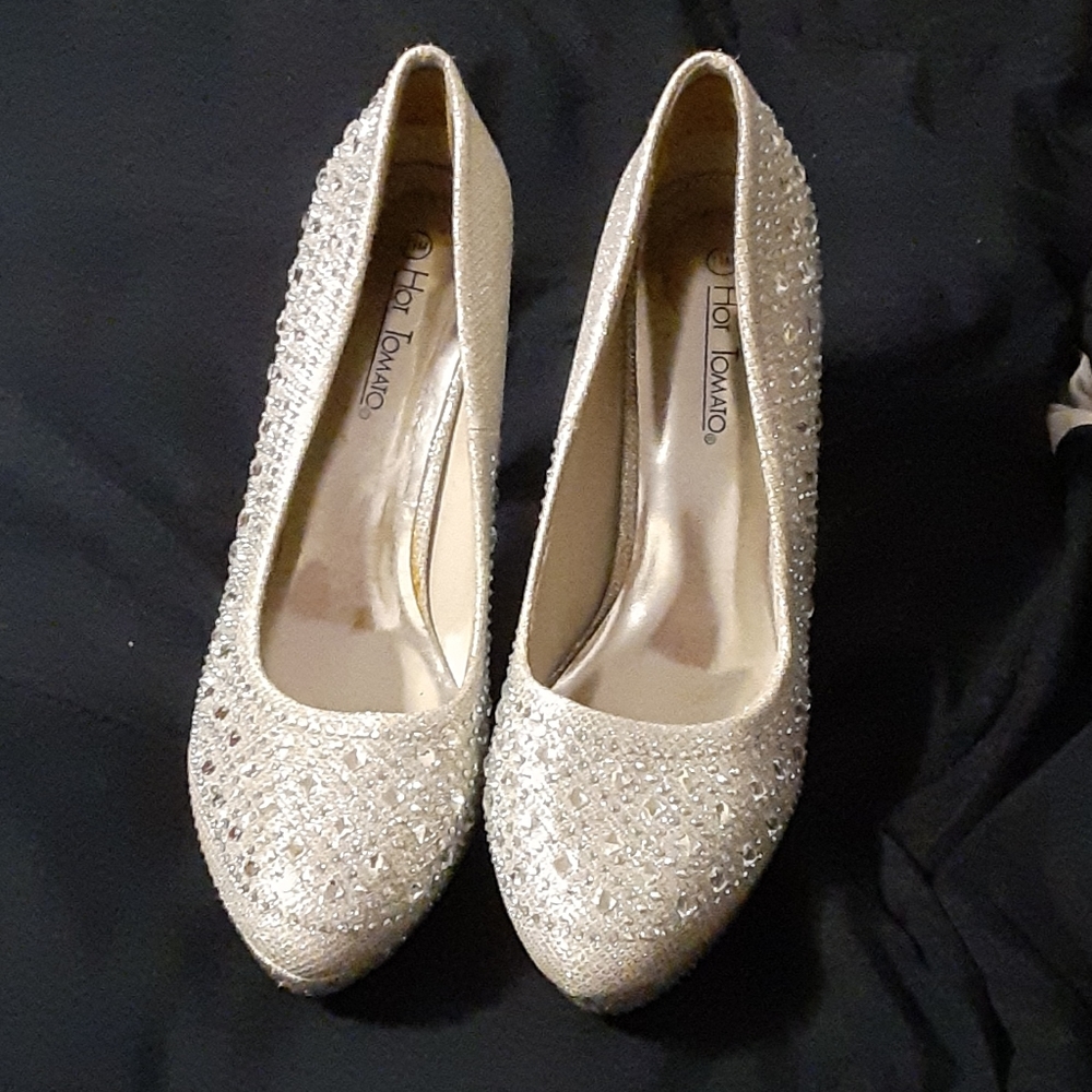 Shoes - Picture 2 of 4